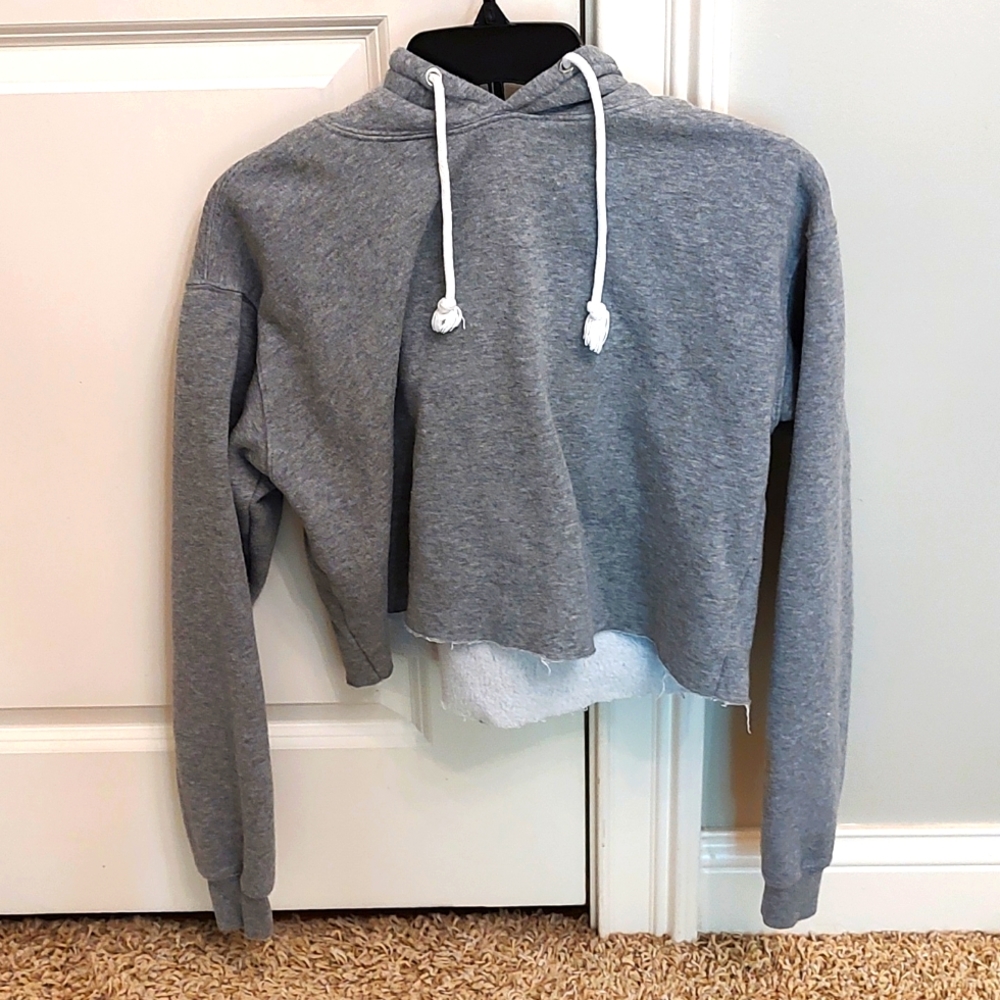 Gray cropped hoodie. Wild Fable. Size s.
